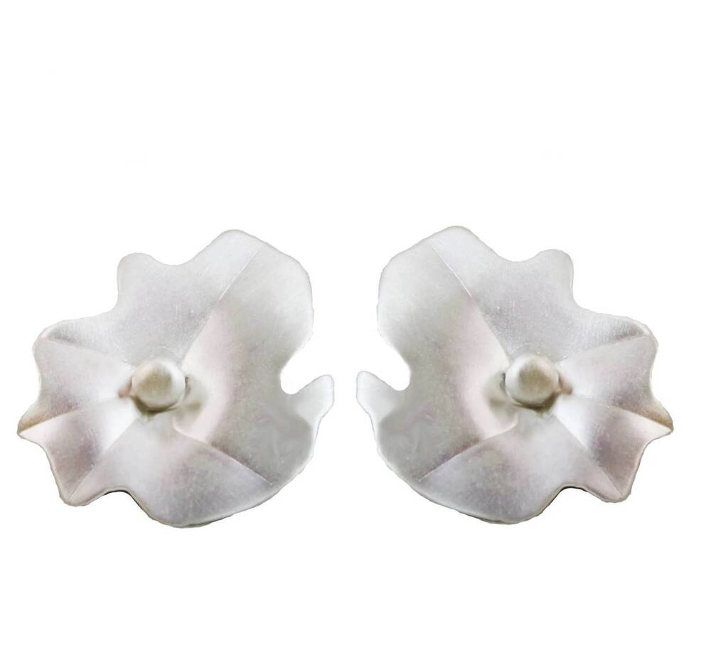 NEW WHITNEY DESIGNS LTD. women's garden party earrings in silver